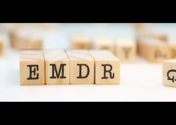emdr acronym on wooden cubes